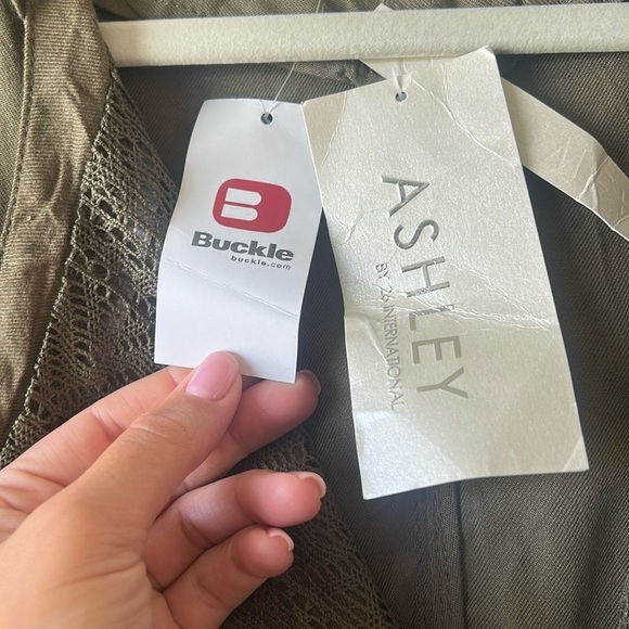 Buckle Olive  Coat - Picture 8 of 11